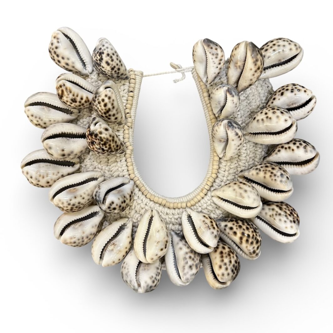 Cowrie Collar