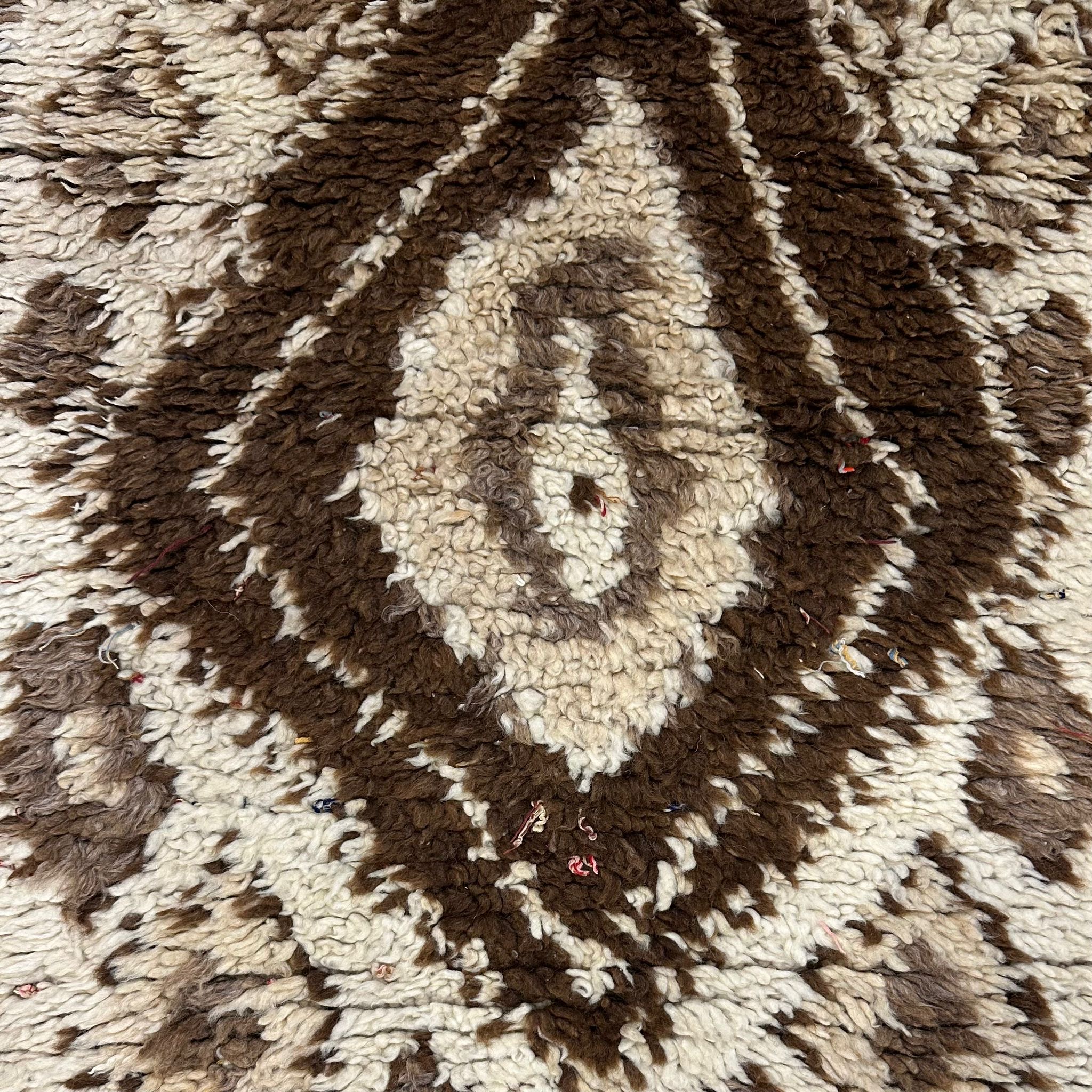 Vintage Mamoucha Rug - 'Hadia' - Image 2