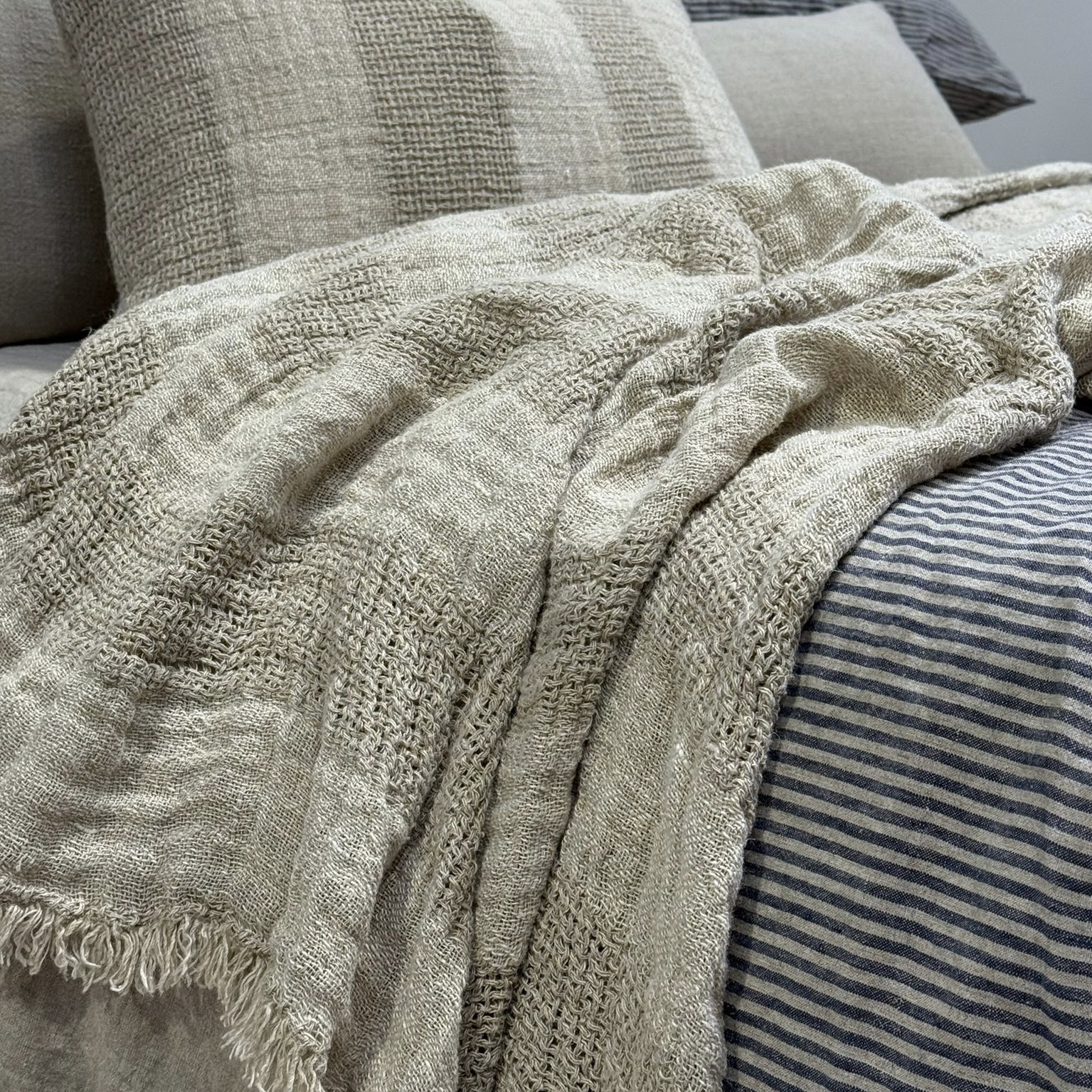 Ombre Linen Throw - Image 2