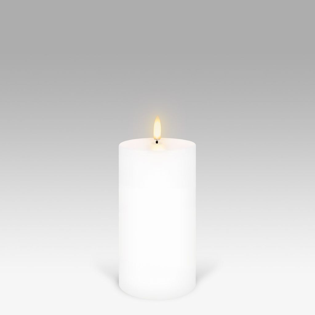 Uyuni Pillar Candle Medium - White